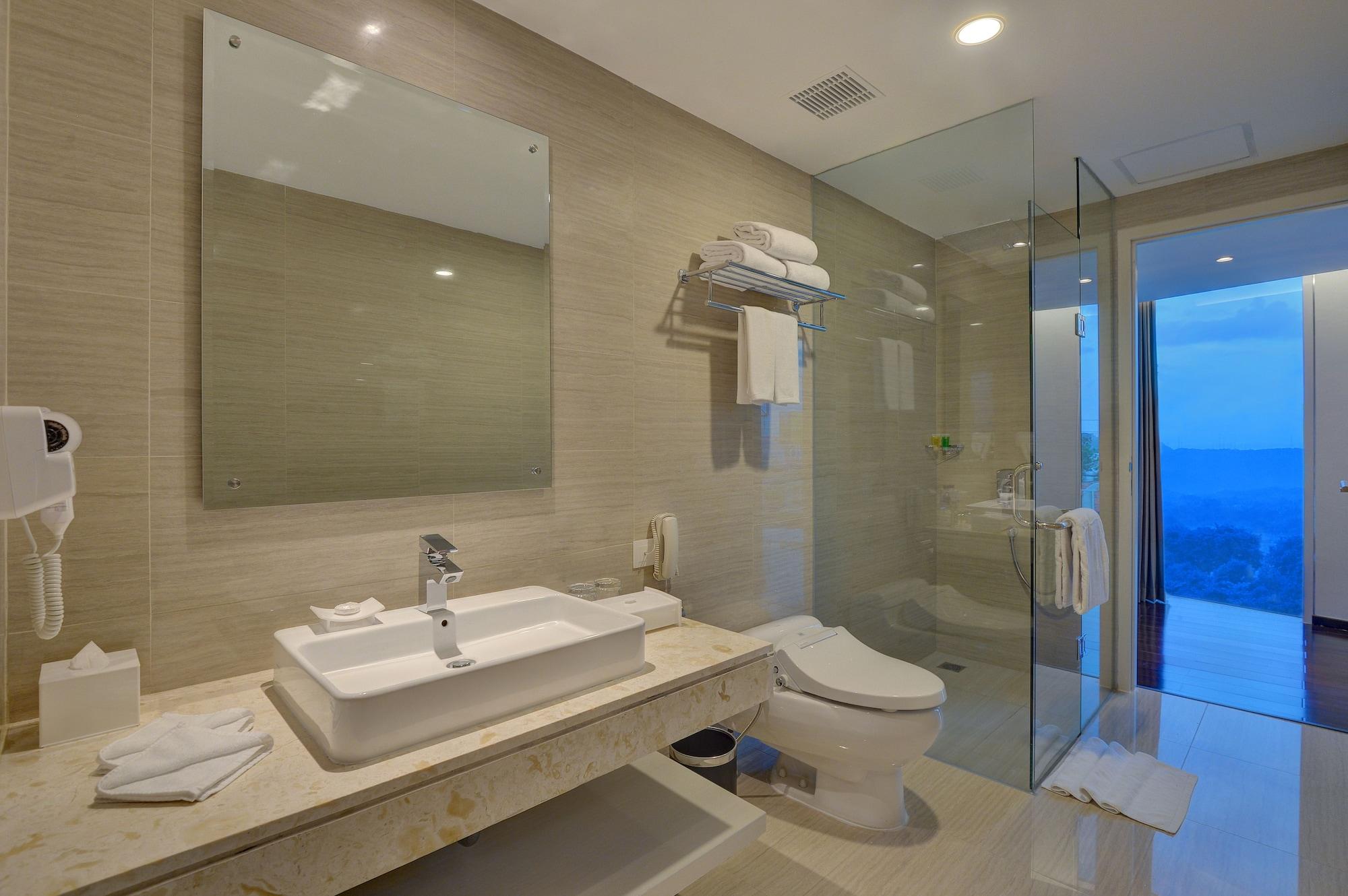 Platinum Adisucipto Hotel & Conference Center Kalasan Kültér fotó